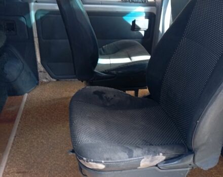 Белый Мерседес Вито, объемом двигателя 2 л и пробегом 400 тыс. км за 2638 $, фото 6 на Automoto.ua