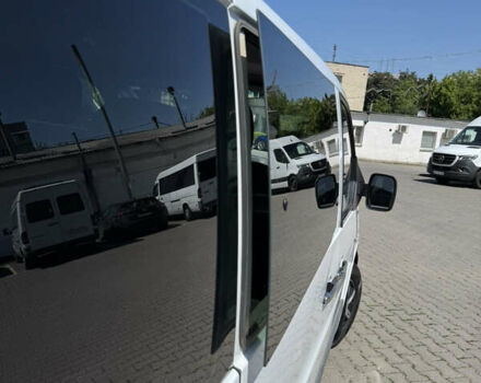 Белый Мерседес Вито, объемом двигателя 2.15 л и пробегом 302 тыс. км за 7400 $, фото 10 на Automoto.ua