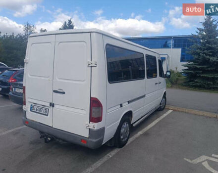 Белый Мерседес Вито, объемом двигателя 2.15 л и пробегом 700 тыс. км за 8200 $, фото 2 на Automoto.ua