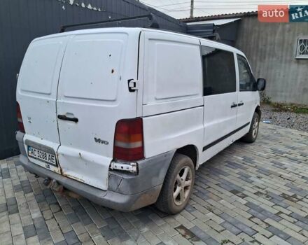 Белый Мерседес Вито, объемом двигателя 2.15 л и пробегом 327 тыс. км за 2500 $, фото 4 на Automoto.ua