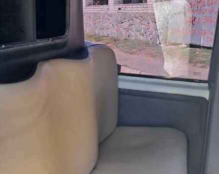 Белый Мерседес Вито, объемом двигателя 2.15 л и пробегом 350 тыс. км за 4300 $, фото 16 на Automoto.ua