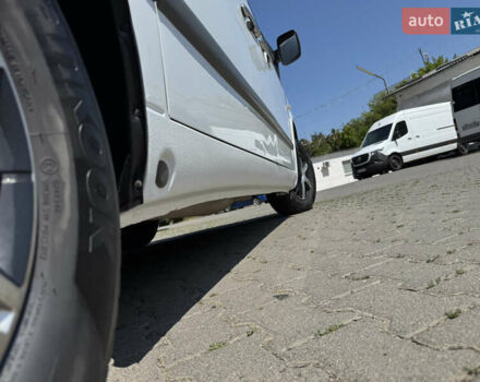 Белый Мерседес Вито, объемом двигателя 2.15 л и пробегом 302 тыс. км за 7400 $, фото 48 на Automoto.ua