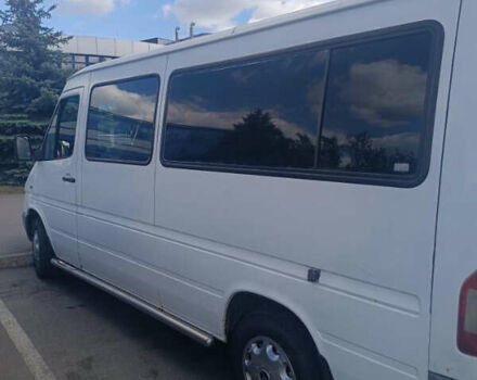 Белый Мерседес Вито, объемом двигателя 2.15 л и пробегом 700 тыс. км за 8200 $, фото 5 на Automoto.ua