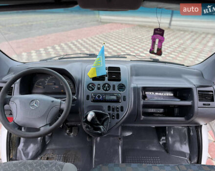 Белый Мерседес Вито, объемом двигателя 2.2 л и пробегом 401 тыс. км за 3300 $, фото 18 на Automoto.ua