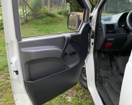 Белый Мерседес Вито, объемом двигателя 2.1 л и пробегом 422 тыс. км за 3600 $, фото 10 на Automoto.ua