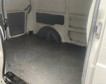 Белый Мерседес Вито, объемом двигателя 0 л и пробегом 300 тыс. км за 3000 $, фото 5 на Automoto.ua