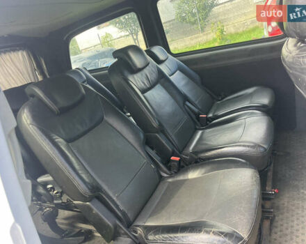 Белый Мерседес Вито, объемом двигателя 2.15 л и пробегом 330 тыс. км за 4300 $, фото 1 на Automoto.ua