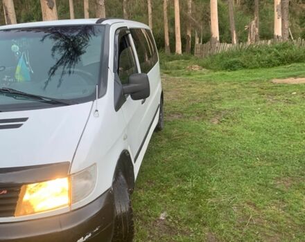 Белый Мерседес Вито, объемом двигателя 2.1 л и пробегом 422 тыс. км за 3600 $, фото 1 на Automoto.ua