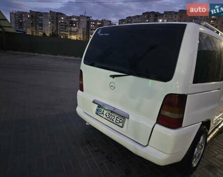 Белый Мерседес Вито, объемом двигателя 2.15 л и пробегом 410 тыс. км за 6100 $, фото 1 на Automoto.ua