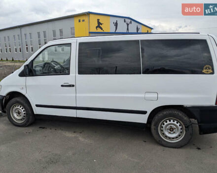 Белый Мерседес Вито, объемом двигателя 2.2 л и пробегом 520 тыс. км за 5500 $, фото 1 на Automoto.ua