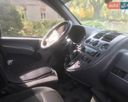 Білий Мерседес Віто, об'ємом двигуна 2.2 л та пробігом 378 тис. км за 4400 $, фото 5 на Automoto.ua