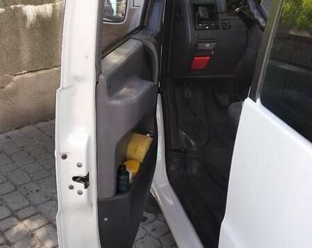 Белый Мерседес Вито, объемом двигателя 2.2 л и пробегом 360 тыс. км за 5800 $, фото 15 на Automoto.ua