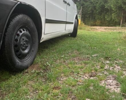 Белый Мерседес Вито, объемом двигателя 2.1 л и пробегом 422 тыс. км за 3600 $, фото 5 на Automoto.ua