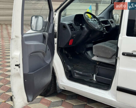 Белый Мерседес Вито, объемом двигателя 2.2 л и пробегом 401 тыс. км за 3300 $, фото 12 на Automoto.ua