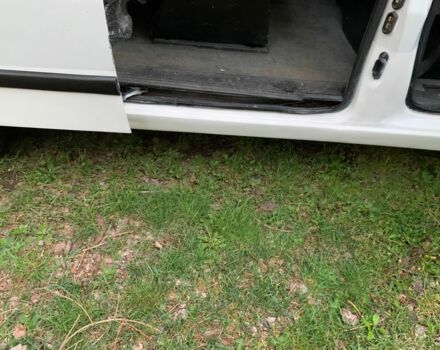 Белый Мерседес Вито, объемом двигателя 2.1 л и пробегом 422 тыс. км за 3600 $, фото 8 на Automoto.ua