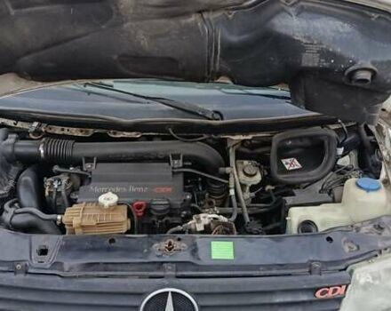 Білий Мерседес Віто, об'ємом двигуна 2.15 л та пробігом 280 тис. км за 5750 $, фото 36 на Automoto.ua