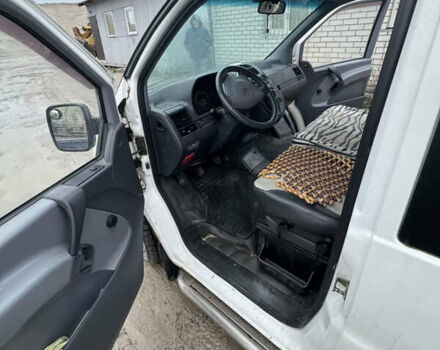 Белый Мерседес Вито, объемом двигателя 2.15 л и пробегом 270 тыс. км за 5000 $, фото 3 на Automoto.ua