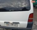 Белый Мерседес Вито, объемом двигателя 2.2 л и пробегом 255 тыс. км за 5000 $, фото 3 на Automoto.ua