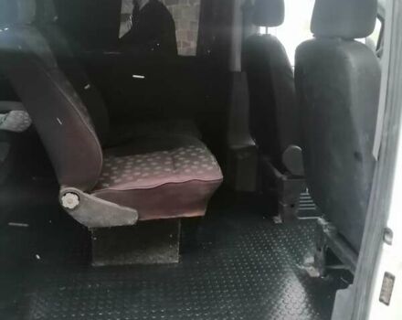 Белый Мерседес Вито, объемом двигателя 2.2 л и пробегом 200 тыс. км за 5300 $, фото 5 на Automoto.ua