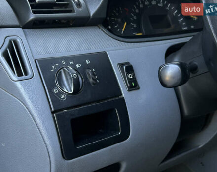 Белый Мерседес Вито, объемом двигателя 2.15 л и пробегом 372 тыс. км за 7999 $, фото 12 на Automoto.ua