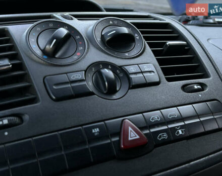 Белый Мерседес Вито, объемом двигателя 2.15 л и пробегом 372 тыс. км за 7999 $, фото 14 на Automoto.ua