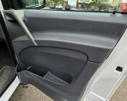 Білий Мерседес Віто, об'ємом двигуна 2.15 л та пробігом 309 тис. км за 7499 $, фото 26 на Automoto.ua