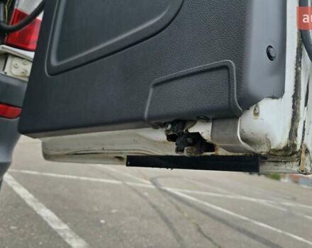 Білий Мерседес Віто, об'ємом двигуна 2.15 л та пробігом 309 тис. км за 7499 $, фото 21 на Automoto.ua