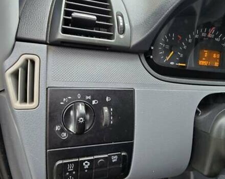 Білий Мерседес Віто, об'ємом двигуна 2.15 л та пробігом 309 тис. км за 7499 $, фото 29 на Automoto.ua