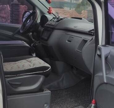 Белый Мерседес Вито, объемом двигателя 2.2 л и пробегом 315 тыс. км за 6600 $, фото 8 на Automoto.ua