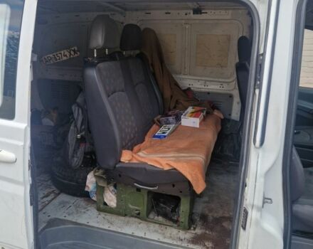 Білий Мерседес Віто, об'ємом двигуна 2.1 л та пробігом 400 тис. км за 3500 $, фото 3 на Automoto.ua