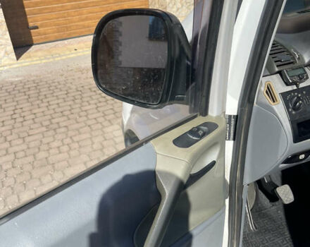 Білий Мерседес Віто, об'ємом двигуна 2.15 л та пробігом 308 тис. км за 7000 $, фото 6 на Automoto.ua