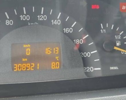 Білий Мерседес Віто, об'ємом двигуна 2.15 л та пробігом 309 тис. км за 7499 $, фото 30 на Automoto.ua