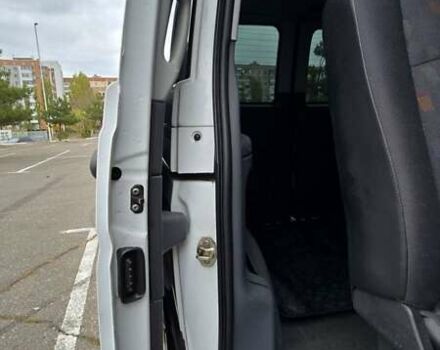 Білий Мерседес Віто, об'ємом двигуна 2.15 л та пробігом 309 тис. км за 7499 $, фото 22 на Automoto.ua