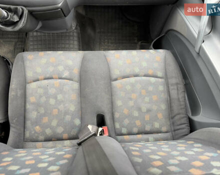 Белый Мерседес Вито, объемом двигателя 2.15 л и пробегом 350 тыс. км за 4700 $, фото 45 на Automoto.ua