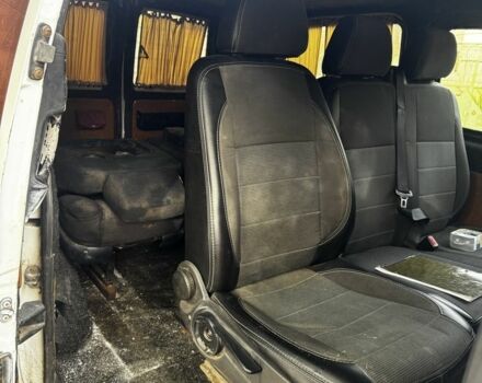 Белый Мерседес Вито, объемом двигателя 2.1 л и пробегом 462 тыс. км за 6000 $, фото 7 на Automoto.ua