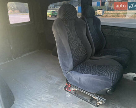 Белый Мерседес Вито, объемом двигателя 2.15 л и пробегом 155 тыс. км за 9500 $, фото 12 на Automoto.ua