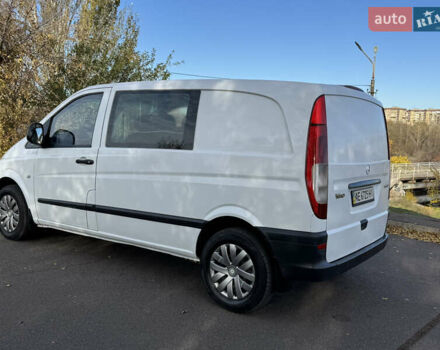 Белый Мерседес Вито, объемом двигателя 2.2 л и пробегом 300 тыс. км за 5900 $, фото 4 на Automoto.ua