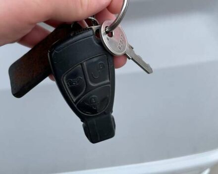 Белый Мерседес Вито, объемом двигателя 2.15 л и пробегом 324 тыс. км за 6900 $, фото 14 на Automoto.ua