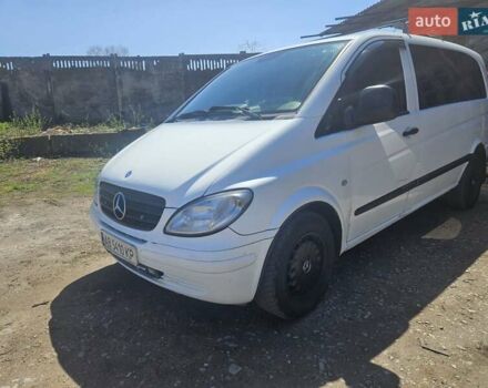 Белый Мерседес Вито, объемом двигателя 2.2 л и пробегом 325 тыс. км за 8000 $, фото 4 на Automoto.ua