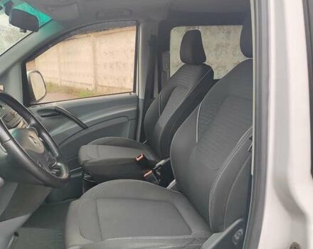 Білий Мерседес Віто, об'ємом двигуна 2.15 л та пробігом 318 тис. км за 7800 $, фото 5 на Automoto.ua