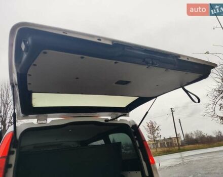 Білий Мерседес Віто, об'ємом двигуна 2.15 л та пробігом 318 тис. км за 7800 $, фото 16 на Automoto.ua