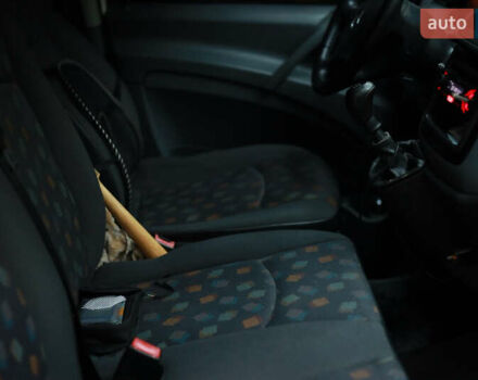 Белый Мерседес Вито, объемом двигателя 2.15 л и пробегом 246 тыс. км за 7299 $, фото 18 на Automoto.ua