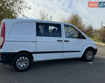 Белый Мерседес Вито, объемом двигателя 2.2 л и пробегом 300 тыс. км за 5900 $, фото 6 на Automoto.ua