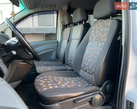 Белый Мерседес Вито, объемом двигателя 2.2 л и пробегом 416 тыс. км за 7450 $, фото 23 на Automoto.ua