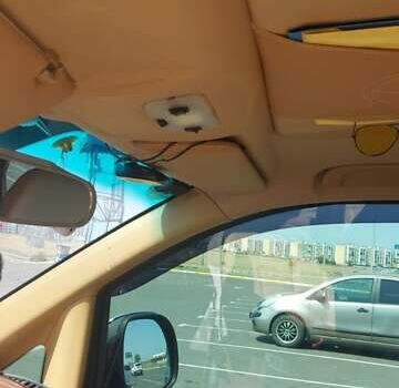 Мерседес Віто 2005 у Одесі на Automoto.ua Білий Мерседес Віто, об'ємом двигуна 2.2 л та пробігом 294 тис. км за 10800 $, фото 18 на Automoto.ua