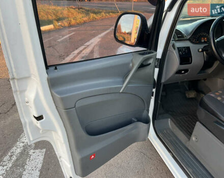 Белый Мерседес Вито, объемом двигателя 2.2 л и пробегом 416 тыс. км за 7450 $, фото 24 на Automoto.ua