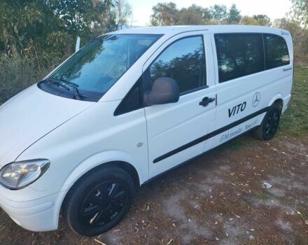 Белый Мерседес Вито, объемом двигателя 2.2 л и пробегом 300 тыс. км за 6200 $, фото 7 на Automoto.ua