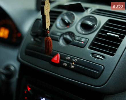 Белый Мерседес Вито, объемом двигателя 2.15 л и пробегом 246 тыс. км за 7299 $, фото 15 на Automoto.ua