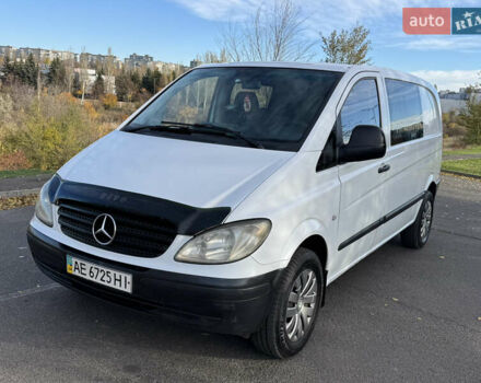 Белый Мерседес Вито, объемом двигателя 2.2 л и пробегом 300 тыс. км за 5900 $, фото 1 на Automoto.ua
