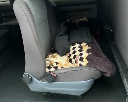 Белый Мерседес Вито, объемом двигателя 2.1 л и пробегом 292 тыс. км за 6700 $, фото 3 на Automoto.ua